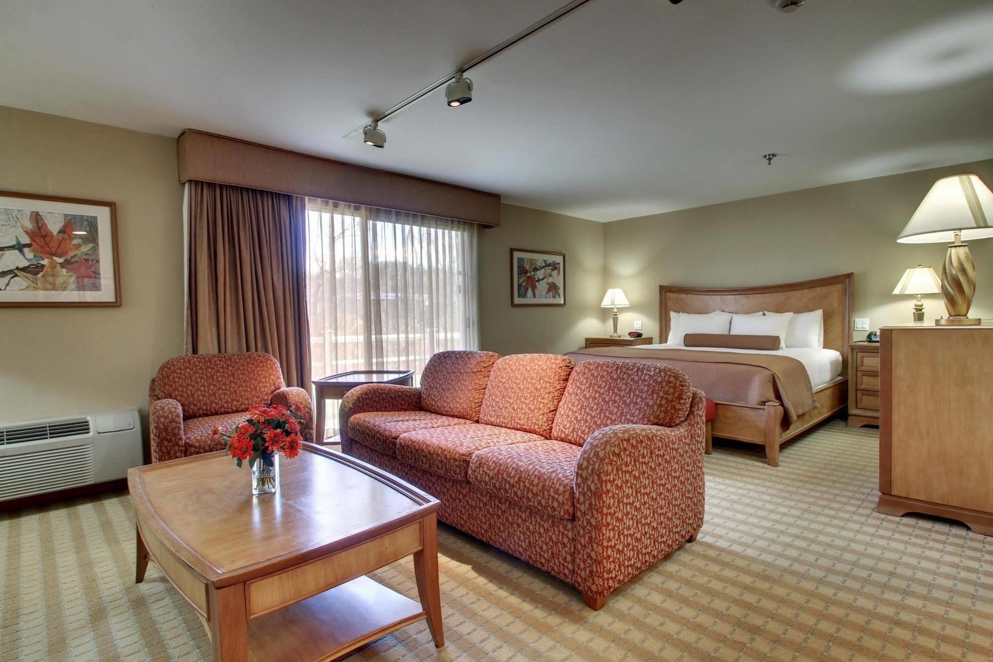 Historic Concord Suites Ngoại thất bức ảnh