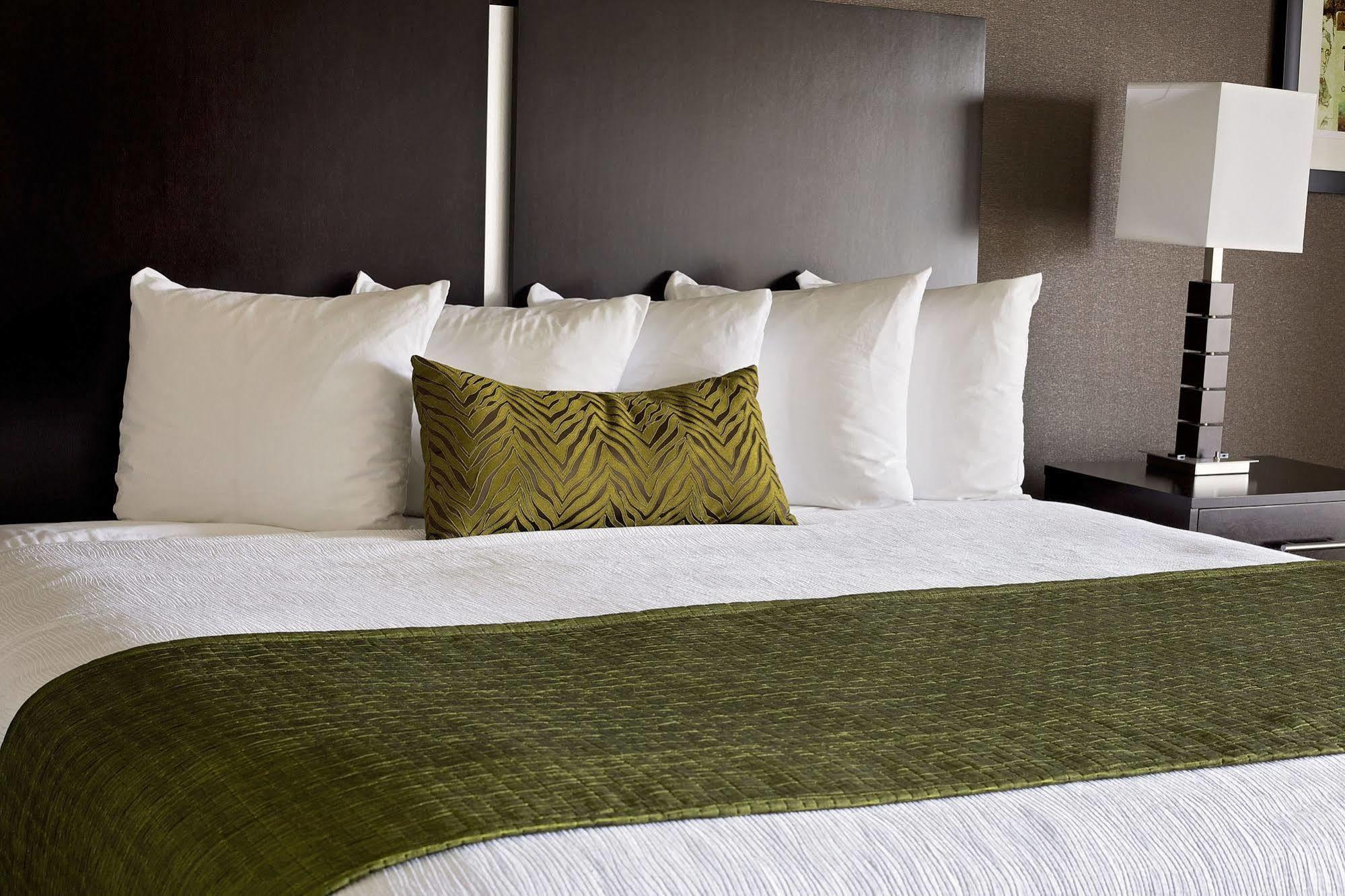 Historic Concord Suites Ngoại thất bức ảnh